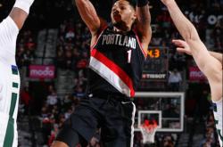 西蒙斯陷入低谷，字母哥连败，关键时刻神级表现球队命运悬念！的简单介绍